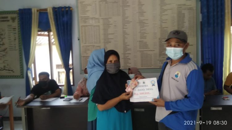 PENYALURAN BLT DANA DESA TAHUN ANGGARAN 2021 MASYARAKAT MERASA SENANG