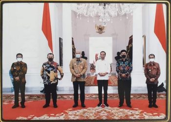 Bupati Nias Barat Sampaikan Permohonan Pembangunan Khusus Di Kepada Presiden RI
