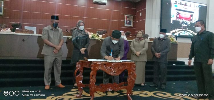 DPRD Purwakarta Sahkan Perda Perubahan APBD TA 2021