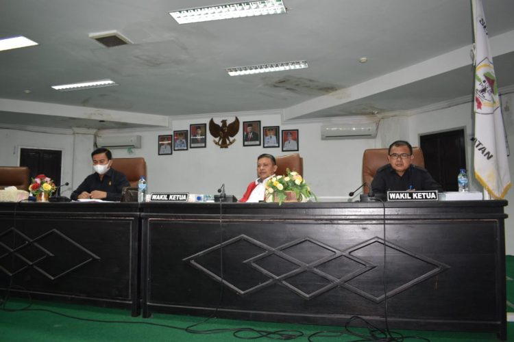 Ketua DPRD Kabupaten Nias Pimpin Rapat Paripurna Penyampaian Nota Pengantar Ranperda RPJMD Kabupaten Nias 2021-2021