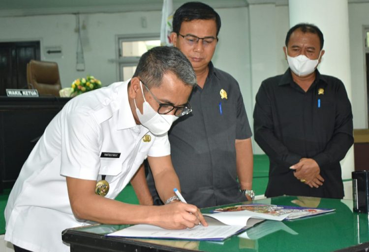 Ketua DPRD Kabupaten Nias Pimpin Rapat Paripurna Pembentukan Perangkat Daerah