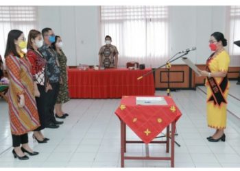 Sukartini Lakhomizaro Zebua Kukuhkan Ketua Pokja Bunda Paud Gunungsitoli