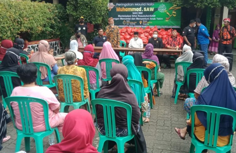 Dalam Rangka Meperingatin Maulid Nabi, Pemuda dan Ormas Berkolaborasi Santuni Anak Yatim