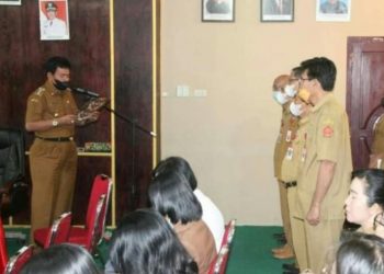 Khenoki Waruwu Kukuhkan Tim Koordinasi Kerjasama Daerah Kabupaten Nias Barat