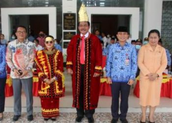Bupati Nias Barat Launching Batik dan Baju Adat Daerah Kabupaten Nias Barat
