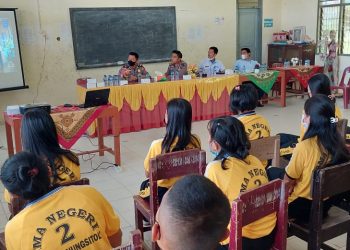 Satlantas Polres Nias Laksanakan Sosialisasi Prokes dan Tertib Berlalulintas Kepada Siswa-Siswi SMA Negeri 2 Gunungsitoli