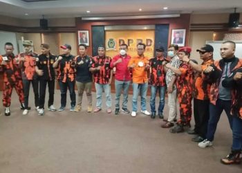 Ormas PP Purwakarta Datangi Gedung Dewan Minta Yunimart Girsang di Recall dari Keanggotaan DPR RI