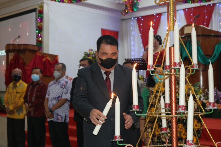 Polres Nias Rayakan Natal Tahun 2021, Angkat Tema : Cinta Kasih Kristus Yang Menggerakkan Persaudaraan (I Petrus 1:22)