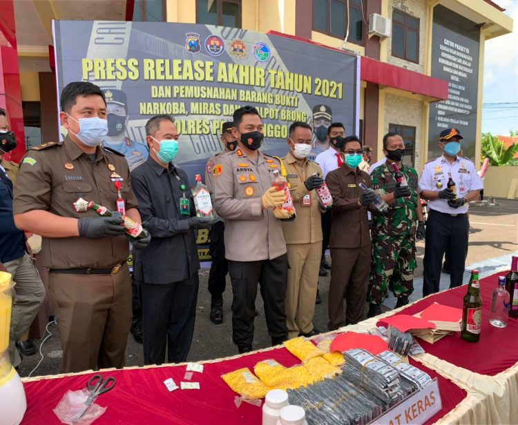Rilis Akhir Tahun, Polres Probolinggo AKBP Teuku Arsya : Kami Akan Lindungi Generasi Muda Kabupaten Probolinggo Dari Narkotika