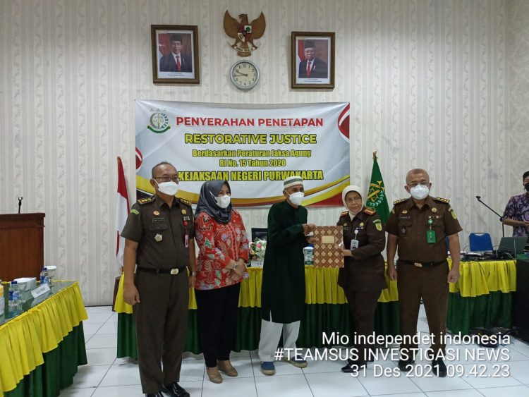 Kejaksaan Negeri Kabupaten Purwakarta Serahkan Restoratif Justice Berdasarkan Keputusan RI No 15 Tahun 2020
