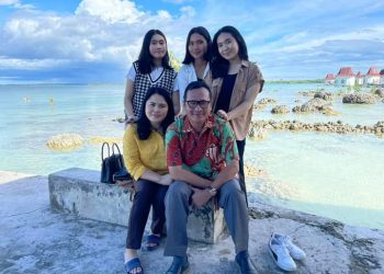 Wabup Nias Barat Beserta Keluarga Kunjungi Tureloto Beach