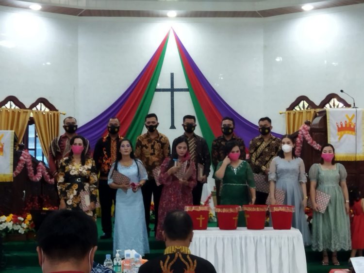 Keluarga Besar Polsek Hiliduho Merayakan Natal Tahun 2021