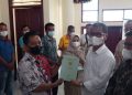 Bupati Nias Serahkan Sertifikat Tanah Untuk Rakyat Kabupaten Nias Secara Simbolis