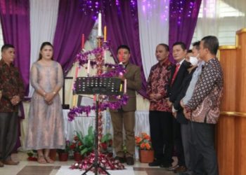 Pemerintah Kecamatan Gunungsitoli Barat Rayakan Natal Oikumene Di Gedung Gereja BNKP Jemaat Hilinakhe