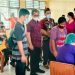 Pelaksanaan Vaksinasi Pelajar SD Di Kecamatan Hiliduho Lansung Di Pantau Bupati Nias