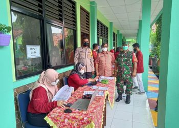 Polsek Pasar Kemis di SDN 1 Kuta Baru Laksanakan Vaksinasi Merdeka Anak Usia 6-11 Tahun