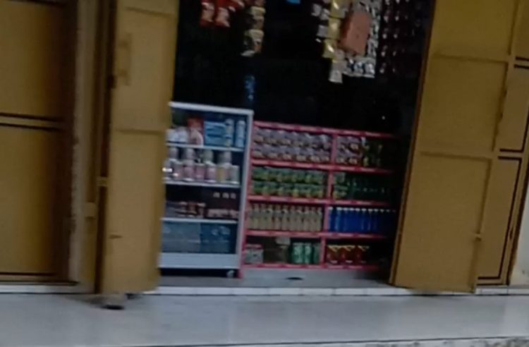 Waaoooo…. Modus Baru,Awalnya Toko Kosmetik Menjual Obat Terlarang Sekarang Menjadi Warung Kelontong Diduga Menjual Obat Terlarang