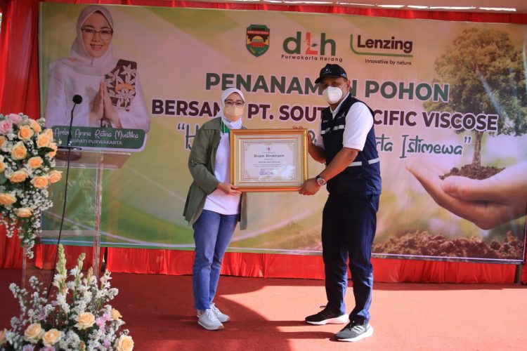 Jasa Tirta II Tanam 13.450 Pohon Atasi Lahan Kritis