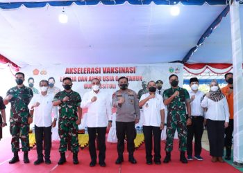 Bupati Nias Dan Walikota Gunungsitoli Dampingi Gubernur Sumut Tinjau Vaksinasi Di Kepulauan Nias