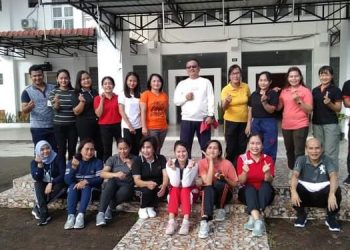 Jaga Kebugaran Tubuh ASN Dan PTT Lingkup Pemkab Nias Barat Senam Germas