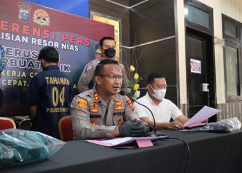 Polres Nias Press Release penangkapan terduga pelaku pembunuhan di Desa Saitagaramba Kab. Nias