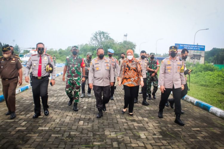 Tinjau Vaksinasi, Kapolda Jabar Puji Capaian Vaksinasi di Purwakarta