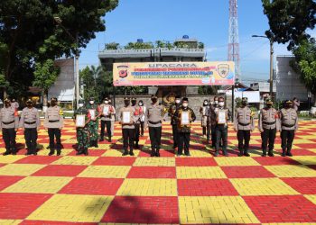Kapolres Purwakarta Berikan Penghargaan Kepada Kecamatan Dengan Capaian Vaksinasi Tertinggi
