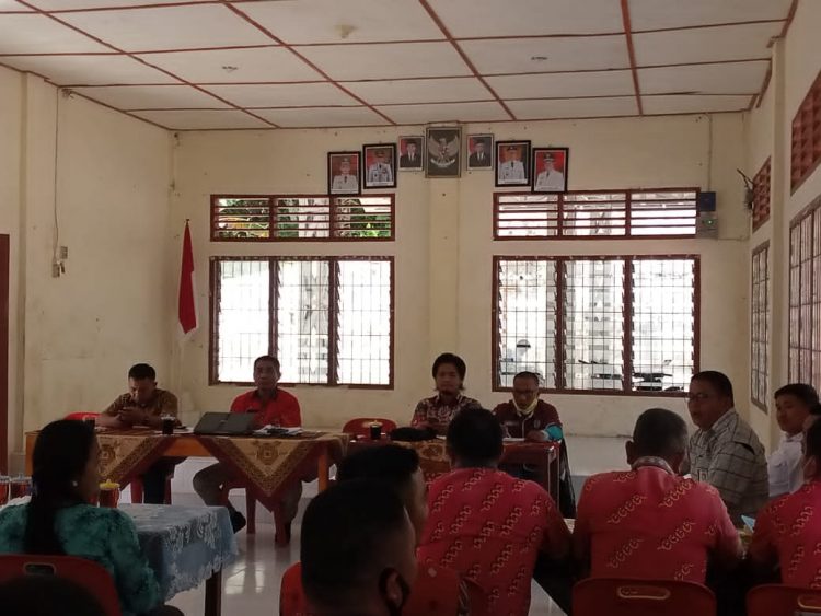 Camat Mau Pimpin Rapat, Simpulkan Tiga Poin