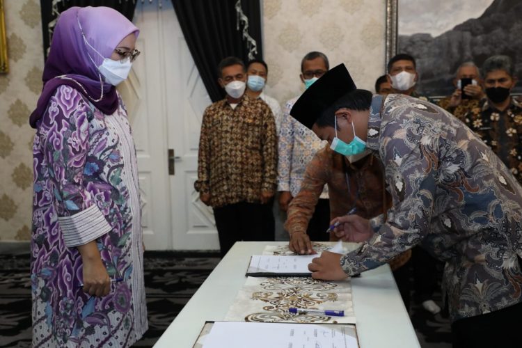 BUPATI PURWAKARTA LANTIK PENJABAT SEKDA