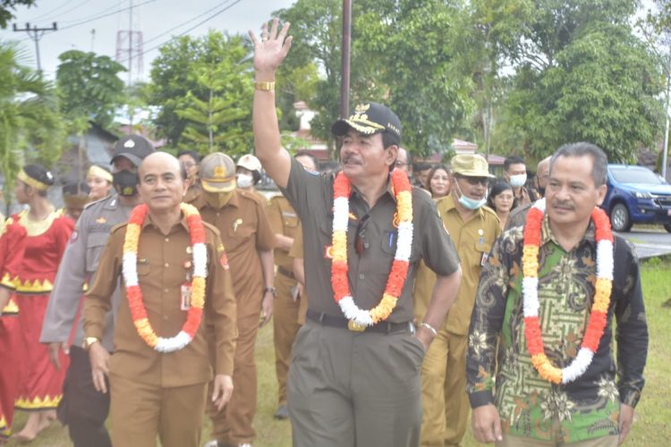 Bupati Nias Barat Kunker Di Kecamatan Sirombu, Apresiasi Kerjasama Masyarakat