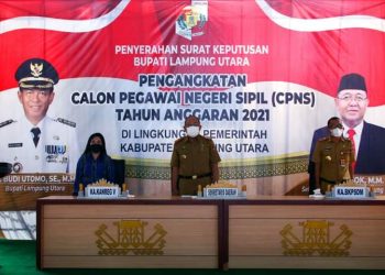 Sekda Serahkan SK 80 Persen Kepada 264 CPNS Pormasi tahun 2021