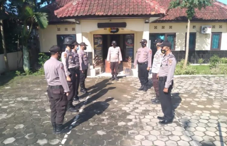 POLSEK CIPANAS SERAH TERIMA TUGAS JAGA SPKT