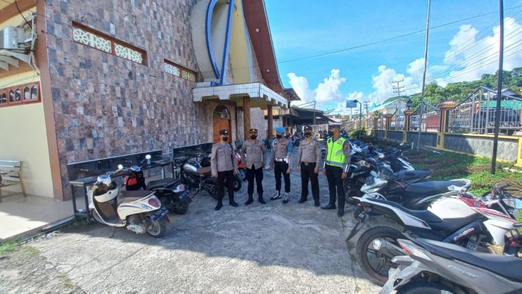 Polres Nias menggelar Pengamanan Ibadah Jum’at Agung