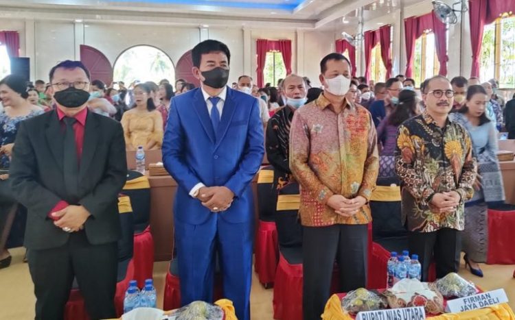 Hadiri Penutupan Sidang Sinode, Bupati Nias Barat Ajak Pimpinan Terpilih Tingkatkan Pelayanan