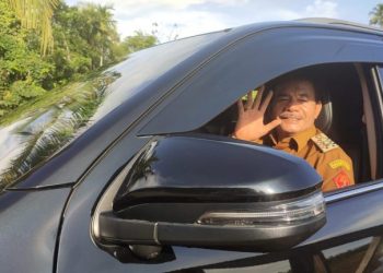 Pertama Kali Setelah Nias Barat Terbentuk, Kendaraan Bupati Melewati Jembatan Togimbuaya