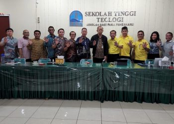 RACHMAT MANULANG: DENGAN MOU, TERBANGUN SINERGITAS YANG BAIK ANTARA STT LETS DAN PEWARNA INDONESIA