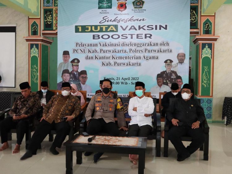 Polres Purwakarta Bersama Pimpinan Cabang Nahdlatul Ulama (PCNU) Dan Kemenag, Gelar Vaksinasi Booster 19