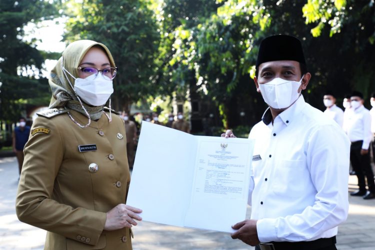 Tahap Pertama, Bupati Purwakarta Serahkan 49 SK PPPK