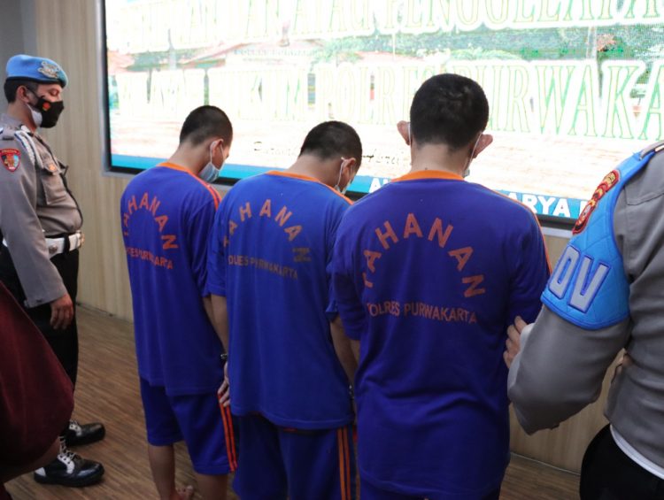 Polres Purwakarta Ringkus Tiga Pelaku Spesialis Pencuri Onderdil Truk