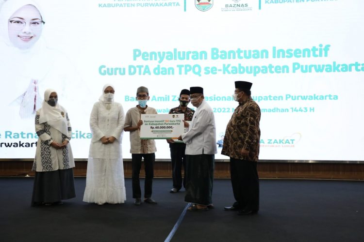Gandeng Pemkab Purwakarta, Baznas Distribusikan Insentif Guru DTA dan TPQ