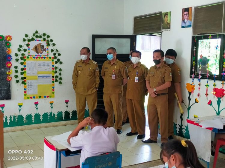 Wabup Nias Bersama Sekda Monitoring Pelaksanaan UAS