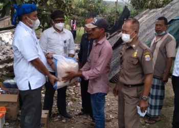 PEMILIK RUMAH KAGET DAN SOK SAAT RUMAHNYA DI LALAP SIJAGO MERAH