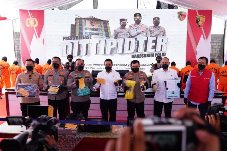 Bareskrim Polri Ungkap Penyalagunaan BBM Bersubsidi Di Pati Jawa Tengah Dan Pelabuhan Tanjung Priok