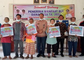 Camat Idanögawo Menghadiri Pembagian BLT DD TA 2022 Tahap I Desa Tetegeo Na’ai