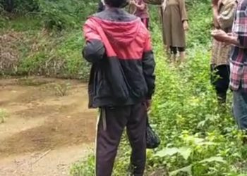 WARGA KAMPUNG CIPARAI MERASA DI KELUHKAN ADANYA PERUSAAN TERNAK DIDUGA BUANG LIMBAH SEMBARANGAN