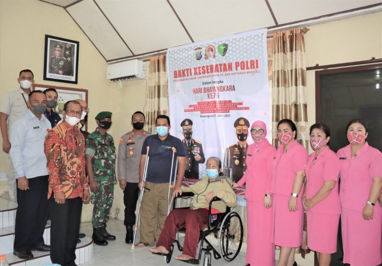 HUT Bhayangkara ke-76 Tahun 2022, Polres Nias Gelar Bakti Kesehatan Polri