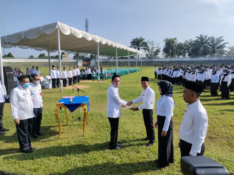 Penyerahan SK PPPK Kepada 891 Guru Non Guru Tahap I dan II