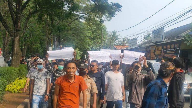 Ratusan Warga Gelar Demo di PN, Warga Pantura Tangerang : Jimmy Lie Layak Ditahan