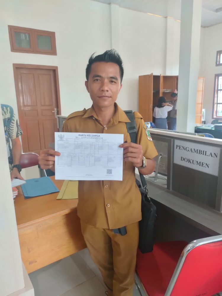 Urus KK di Disdukcapil Nias Kurang Dari 60 Menit Tuntas, Warga Ucapkan Terima Kasih