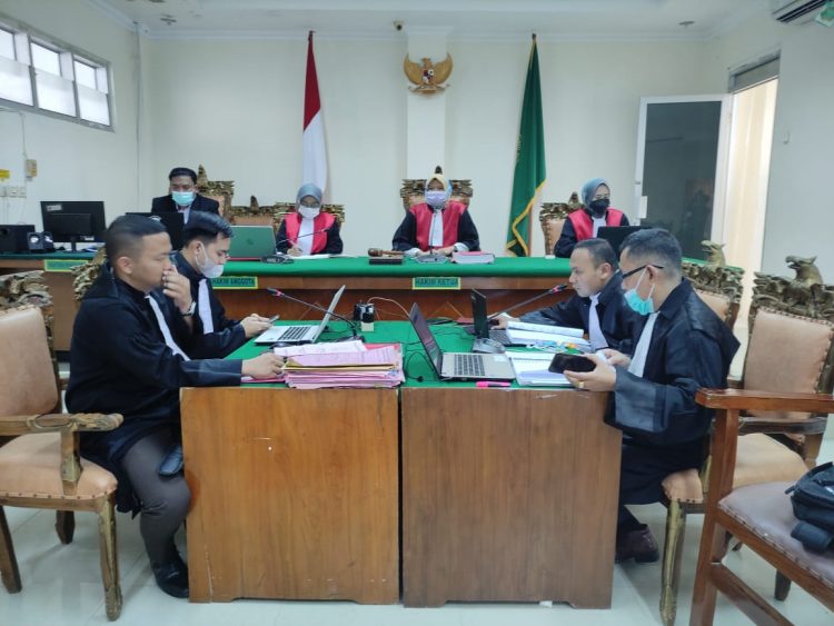 Sah..!!! Majelis Hakim Pengadilan Negeri Sukadana Diduga Keras Penggemar Berat Perilaku Selingkuh